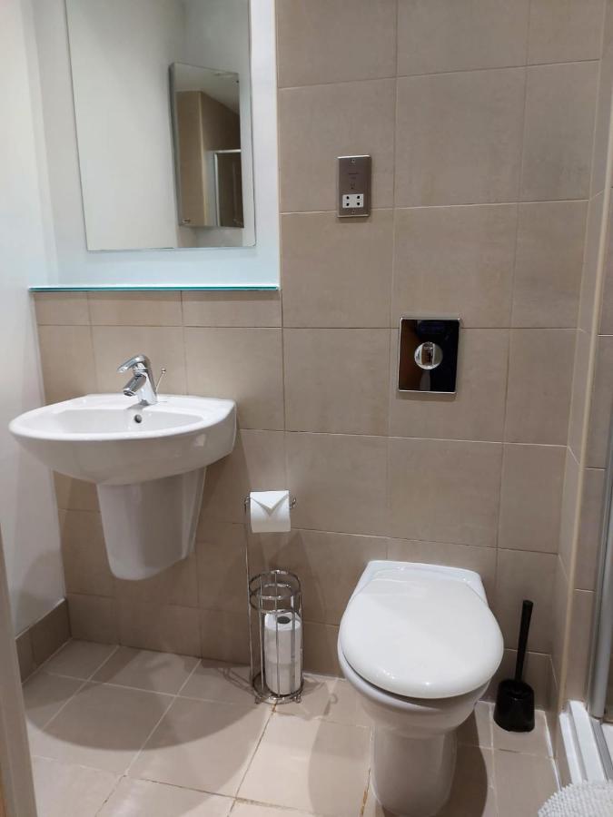 City 2 Bed, 2 Bath, Free Parking & Wifi Sheffield Exterior photo